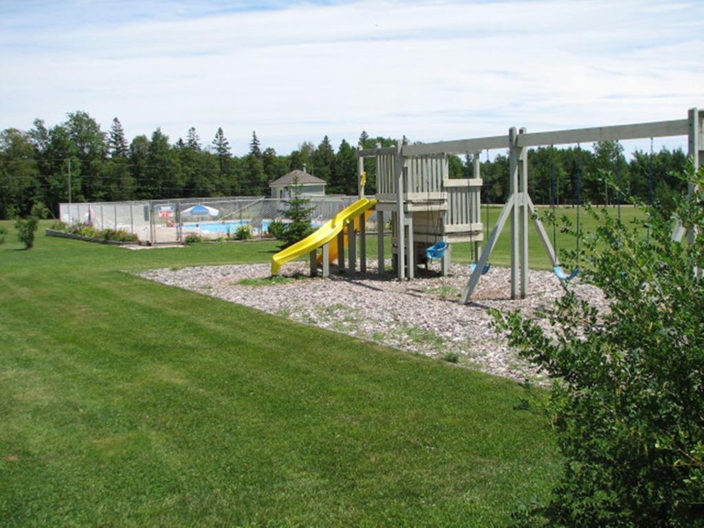 Brudenell Fairway Chalets Georgetown Exterior photo